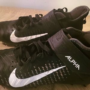 Nike football cleats Size 9.5 Men